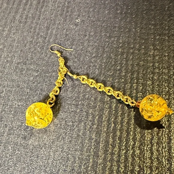 Elegant Gold Chain Drop Earrings - Picture 4 of 4